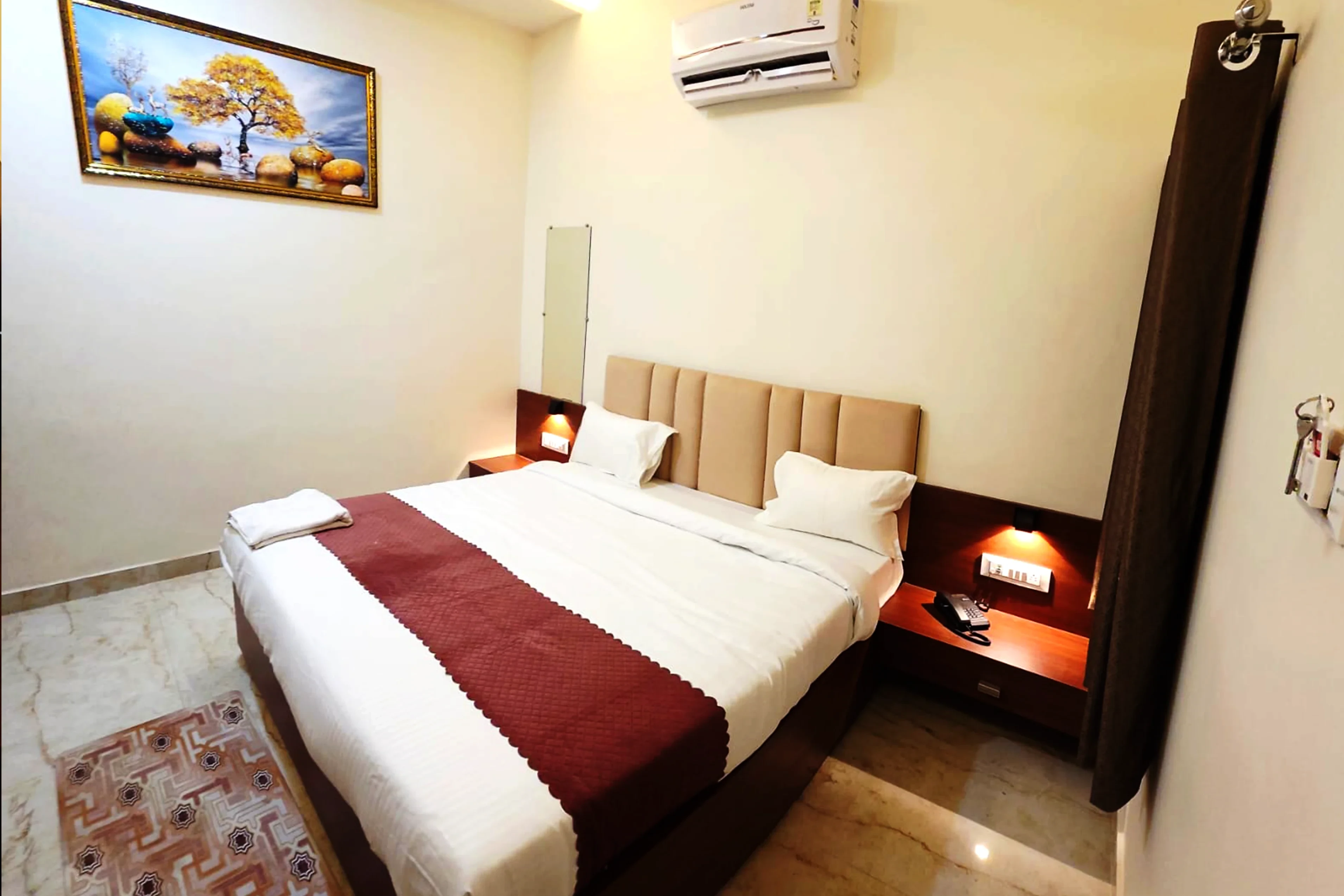 Bed & Split AC View
